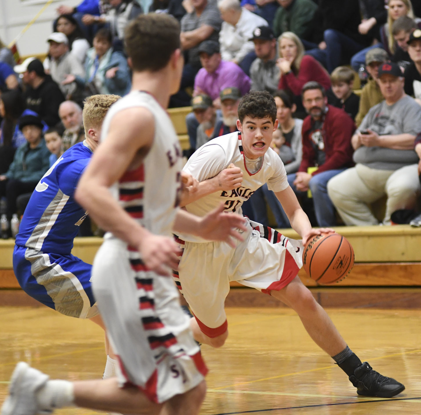 Santiam Christian falls to Blanchet Catholic, places fifth